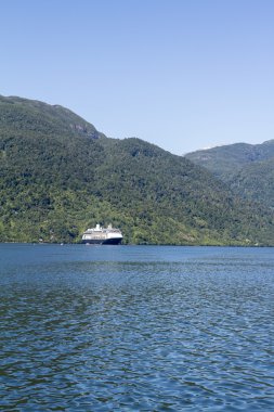 Cruise gemi içinde Şili fiyortları geçirilmesi