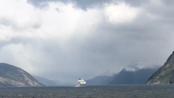 Crucero en Callejón Glaciar - Patagonia Argentina — Vídeo de stock