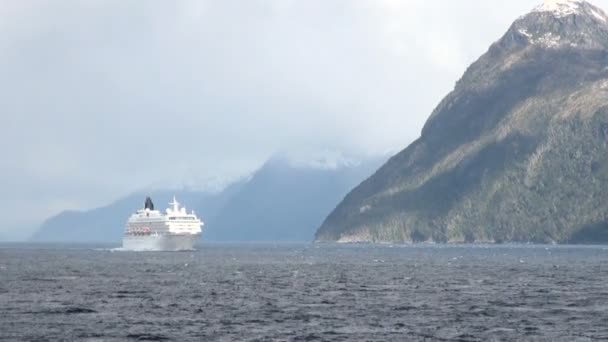 Cruising i glaciären Alley - Patagonien Argentina — Stockvideo