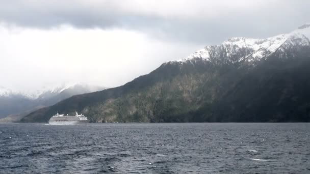 Cruzeiro em Glacier Alley - Patagônia Argentina — Vídeo de Stock