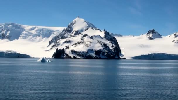 南極大陸 - おとぎ話風景で巡航 — ストック動画