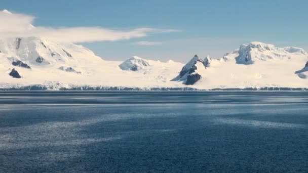 南極大陸 - おとぎ話風景で巡航 — ストック動画