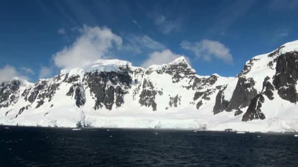 Crucero en la Antártida - Paisaje de cuento de hadas — Vídeos de Stock
