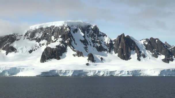 Kustlijn van Antarctica - Global Warming - ijs formaties — Stockvideo