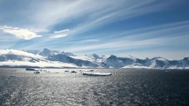 Ακτές της Ανταρκτικής - υπερθέρμανση του πλανήτη - σχηματισμούς πάγου — Αρχείο Βίντεο