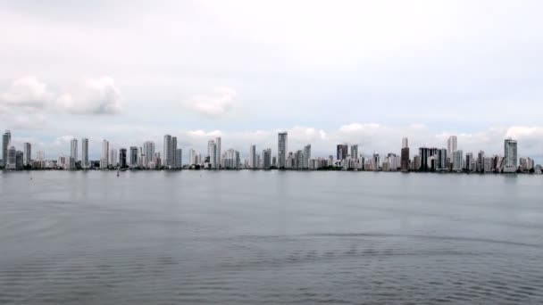 Linii brzegowej Playa de Boca Grande w Cartagena - Kolumbia — Wideo stockowe