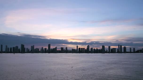 Kustlijn van Playa de Boca Grande in Cartagena — Stockvideo