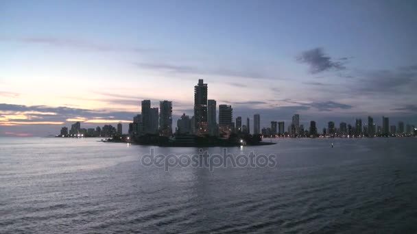 Strandlinjen Playa de Boca Grande i Cartagena — Stockvideo