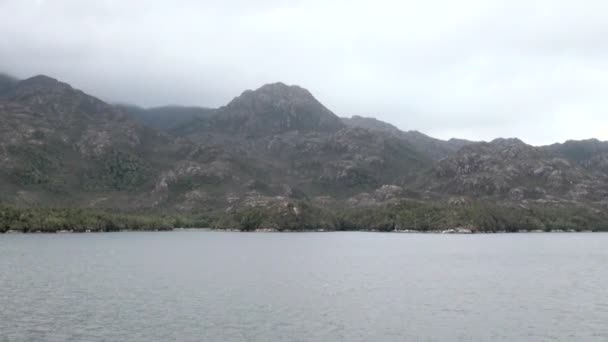 Chileense fjorden en Sarmiento kanaal — Stockvideo