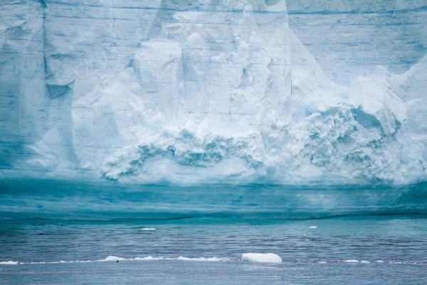 Antártida - Península Antártica - Iceberg tabular en Bransfield —  Fotos de Stock