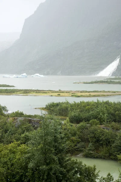 USA Alaska - Ghiacciaio e lago di Mendenhall — Foto Stock