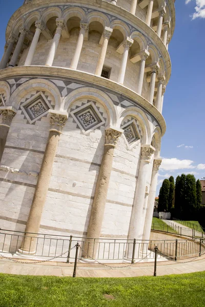 Torre inclinada de Pisa - Pisa - Toscana - Itália — Fotografia de Stock