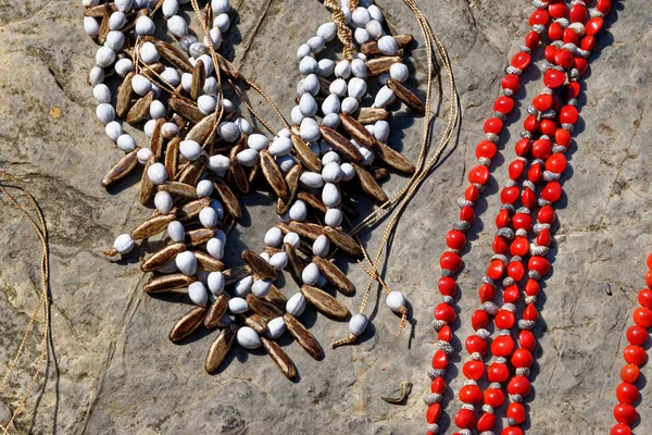 Tipico souvenir di gioielli fatti a mano cubani — Foto Stock