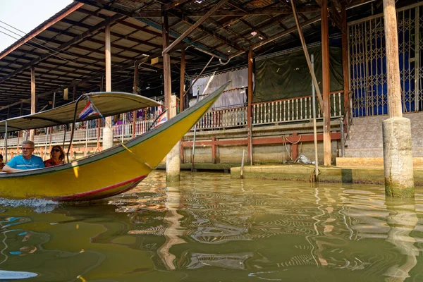 Damnoen Saduak Floating Market - Tailandia — Foto de Stock