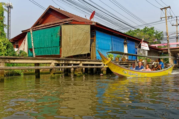 Damnoen Saduak Floating Market - Tailandia —  Fotos de Stock