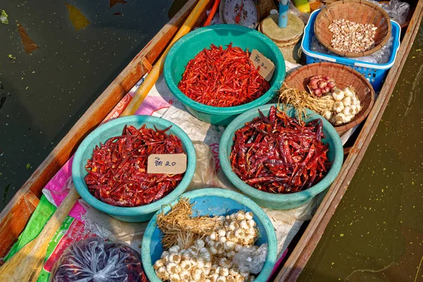 Tha Kha Floating Market - Bangkok - Thailand — стокове фото