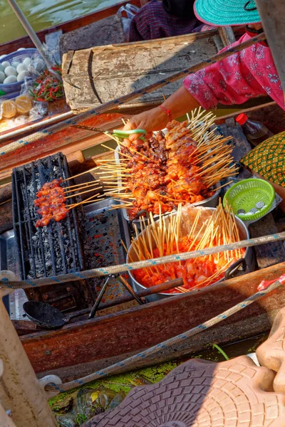 Tha Kha Floating Market - Bangkok - Thailand — стокове фото