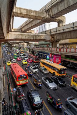 Şehir merkezinde trafik - Bangkok Tayland