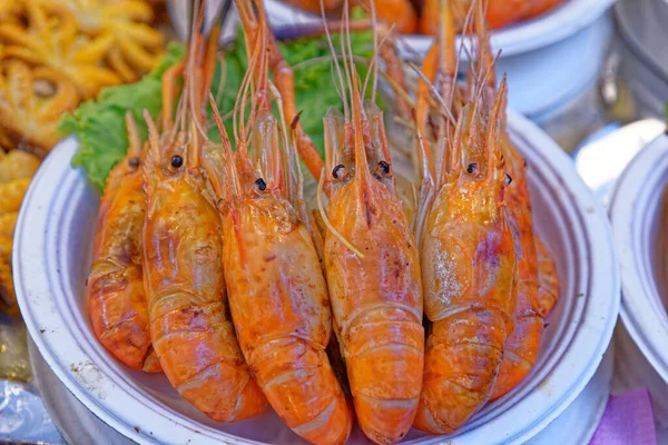魚市場でのエビの調理 タイ料理 バンコク タイ中部 — ストック写真