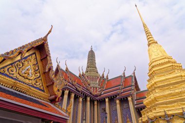 Tarihi Budist tapınağı Wat Phra Kaew 'daki Kraliyet Panteonu ve merkez Bangkok Tayland' daki Büyük Saray.