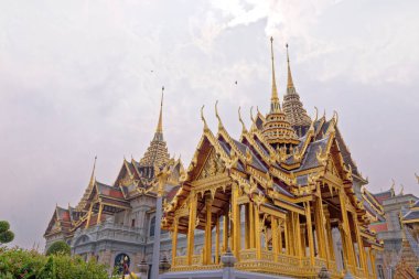 Tarihi Budist tapınağı Wat Phra Kaew 'daki Kraliyet Panteonu ve merkez Bangkok Tayland' daki Büyük Saray.