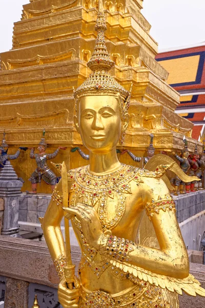 Estátua Golden Kinnara Formando Gesto Mão Wai Templo Wat Phra — Fotografia de Stock