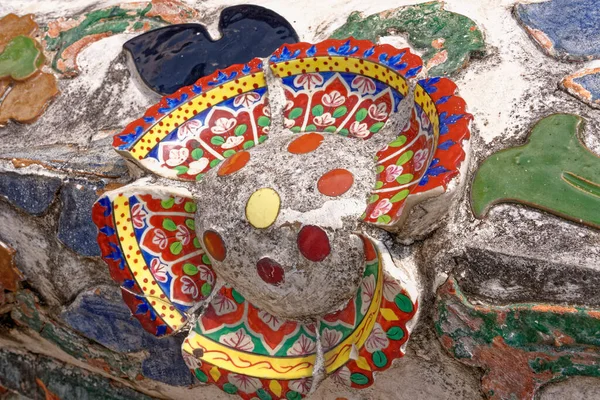 陶器の装飾品の詳細ワット バンコク — ストック写真