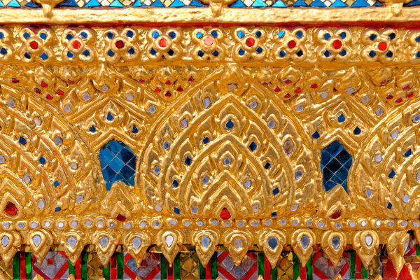 Деталь декоративных керамических работ в храмовом комплексе Ват Пхо (Лежащий Будда) - Таиланд - Бангкок
