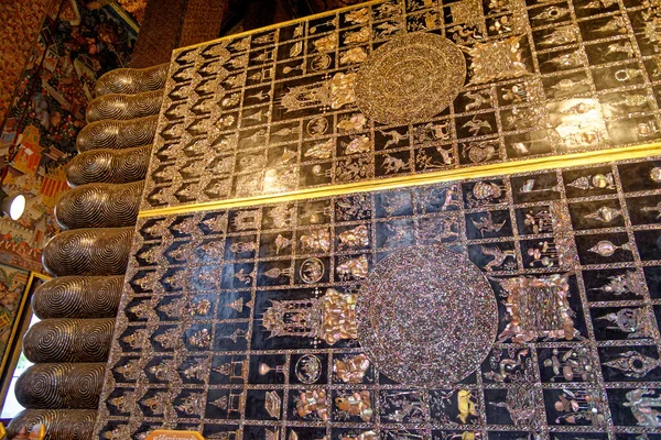 Estátua Buda Ouro Reclinando Detalhes Dentro Templo Wat Pho Bangkok — Fotografia de Stock