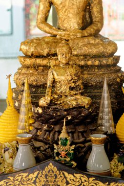 Wat Niwet Thammaprawat 'taki Buda heykelleri Bang Pa-In Sarayı' na bitişik bir tapınak, Bang Pa-In. Ayutthaya, Tayland - 21 Ocak 2020