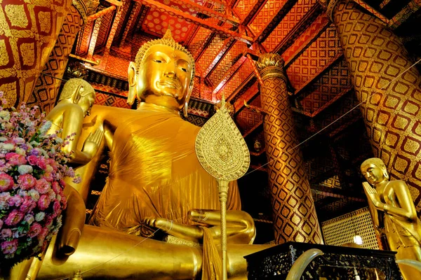 Buda Dourado Wat Phanan Choeng Ayutthaya Patrimônio Mundial Unesco Tailândia — Fotografia de Stock