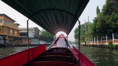 Tayland 'ın en büyük nehri olan Chao Phraya' da dolaşmak. Bangkok 'tan Tayland Körfezi' ne akıyor. 20 Ocak 2020