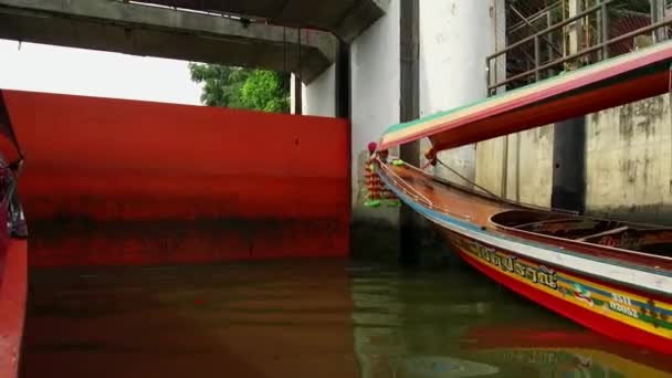 Κρουαζιέρες Στο Chao Phraya Μεγαλύτερο Ποτάμι Στην Ταϊλάνδη Περνάει Μέσα — Αρχείο Βίντεο