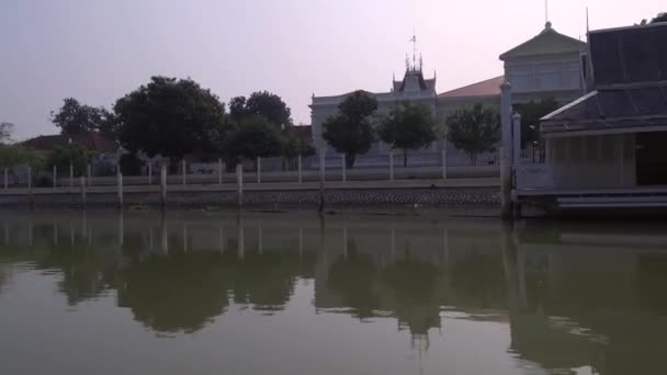 Długi Rejs Statkiem Przez Rzekę Chao Phraya Starożytnym Mieście Ayutthaya — Wideo stockowe