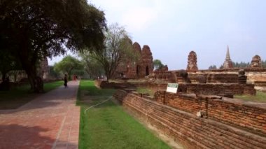 Eski Budist tapınağı Wat Mahathat, Sukhothai, UNESCO Dünya Mirası Alanı, Tayland, Asya - 21 Ocak 2020