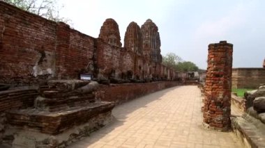 Eski Budist tapınağı Wat Mahathat, Sukhothai, UNESCO Dünya Mirası Alanı, Tayland, Asya - 21 Ocak 2020