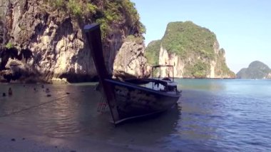 Andaman Denizi 'nin güneyi Koh Lao Lading Adası' ndaki harika gölcük sahili - 24 Ocak 2020