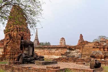 Eski Budist tapınağı Wat Mahathat, Sukhothai, UNESCO Dünya Mirası Alanı, Tayland, Asya - 21 Ocak 2020