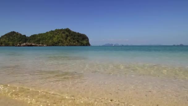 Koh Phak Bia Island Pequena Ilha Localizada Atrás Ilha Hong — Vídeo de Stock