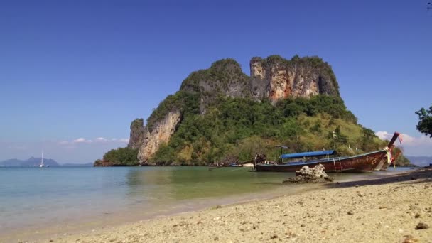 Koh Phak Bia Island Liten Som Ligger Bakom Hong Island — Stockvideo