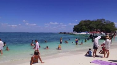 Seyahat güzergahı - Tup Adası 'ndaki plaj (Tub Adası, Koh Tap veya Koh Thap olarak da bilinir). Krabi Eyaleti, Tayland - 24 Ocak 2020