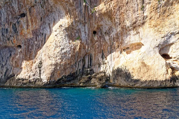 Kreuzfahrt Auf Dem Blauen Meer Und Der Felsigen Küste Golf — Stockfoto