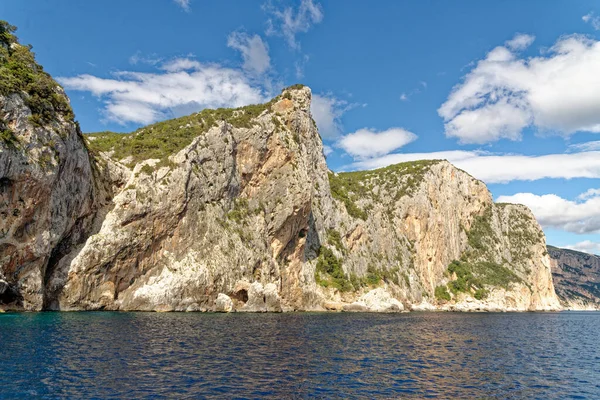 Kreuzfahrt Auf Dem Blauen Meer Und Der Felsigen Küste Golf — Stockfoto