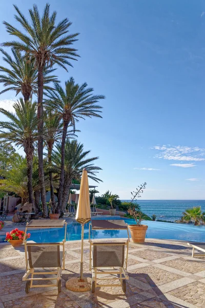 Vista Sulla Piscina Sul Mare Mediterraneo Una Giornata Sole Vacanze — Foto Stock