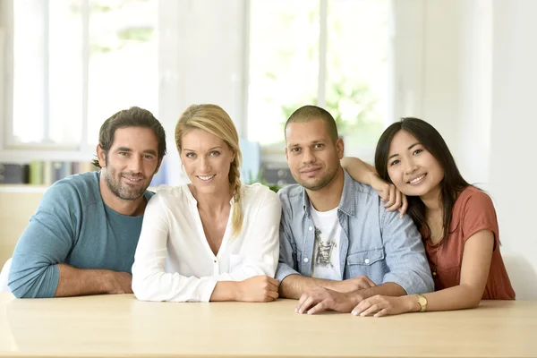 Personer i businessrum — Stockfoto