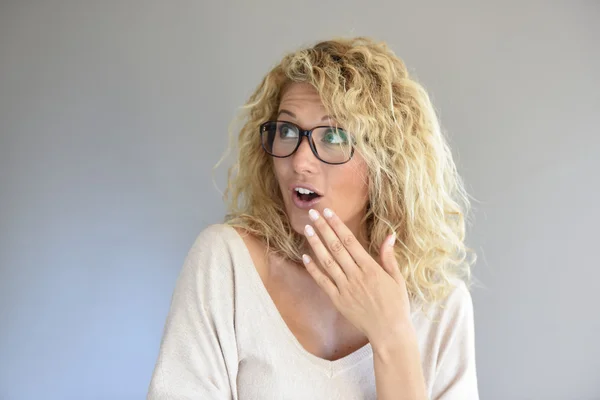 Woman with eyeglasses on being expressive — Φωτογραφία Αρχείου