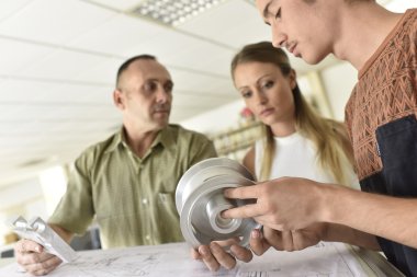 İnsanlar Mühendislik Eğitim sınıf