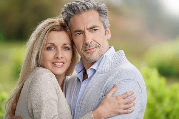 Couple embracing each other — Stock Photo, Image