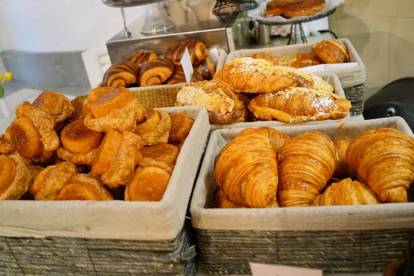 Pasteles franceses en la tienda — Foto de Stock