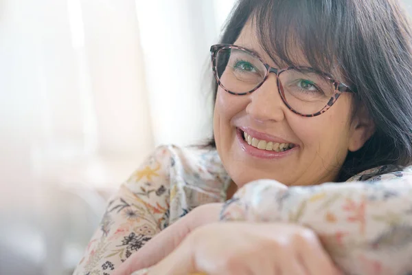 Mature woman with eyeglasses on — Stock Photo, Image
